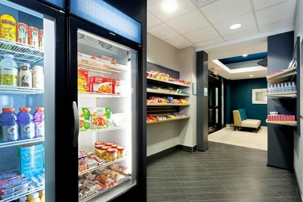 Holiday Inn Express and Suites Batavia image 6